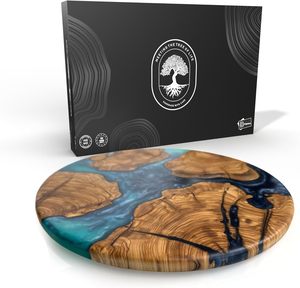 Tabla Redonda de Madera de Olivo Hecha a Mano con Resina para Quesos y Charcutería – Tabla de Cortar Circular Decorativa con Arte Único en Resina Epoxi - Product Image 1