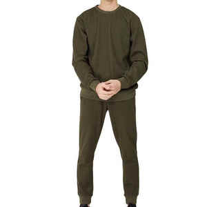 Conjunto Deportivo de Felpa para Hombre Heritage Sport, Sudadera Auténtica con Cuello Redondo, Pantalones Jogger Ajustados, Equipo de Entrenamiento de Primera Calidad - Product Image 1