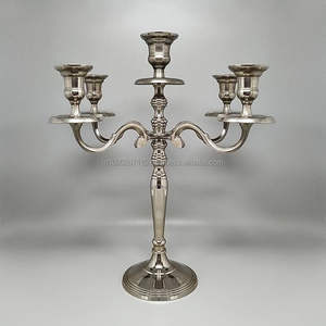 Candélabre en aluminium léger magnifiquement conçu pour les soirées romantiques aux chandelles et les dîners spéciaux - Product Image 6
