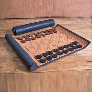 Plateau de jeu portable en cuir enroulable pour le jeu de la renarde et du canard, avec des pièces modernes et un design compact pour le divertissement familial en déplacement - Product Image 4