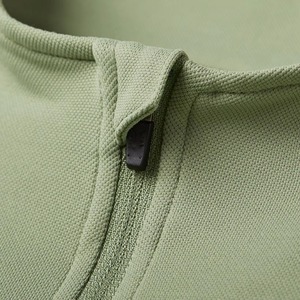เสื้อผู้ชายสีเขียวอ่อน แขนยาว คอซิป ¼ ซิป ระบายอากาศได้ดี ผลิตจากโพลีเอสเตอร์ คอตั้ง ทรงปกติ สีพื้น - Product Image 4
