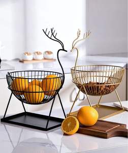 Panier à fruits élégant en métal ajouré pour le rangement sur comptoir de cuisine, avec motif artistique et support stable - Product Image 6