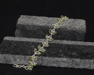Pulsera de Peridoto Natural con Plata de Ley 925 |   Joyería de Peridoto Verde Hecha a Mano |   Pulsera Ajustable de Plata para Mujer - Product Image 6