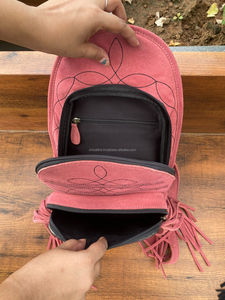 Sac à bandoulière et sac à dos en cuir suédé rose et outillé à la main avec frange Western Floral Conceal Carry Chest Bag pour femmes - Product Image 6