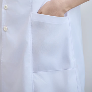 Bata de Laboratorio Médica FMF OEM |   Bata Larga Blanca Unisex |   Uniforme de Hospital de Polialgodón 65/35 para Médico/Enfermera - Product Image 4