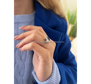 Anillo de compromiso y boda para mujer, vintage, de oro rosa de 14K, con diamante de corte radiante y engaste de bisel, certificado IGI, apilable, media eternidad - Product Image 2