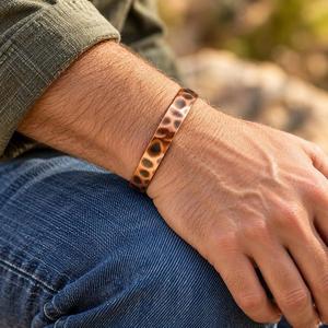 Brazalete de Cobre HASAN CRAFT, Hecho a Mano, Ecológico, Grabado con Láser, Diseño de Flor de Loto, Ajustable - Product Image 5