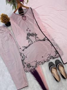 Ensemble tunique ample rose lilas de créateur 2026 avec bordure festonnée à appliques contrastantes, style pakistanais, robe à manches larges, vente en gros - Product Image 5