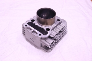Nuevas piezas de cilindro de hierro de 4 tiempos de fabricación india para Tuk Tuk de 3 ruedas, modelo RE, compatibles con exportaciones a Haití y República Dominicana - Product Image 2