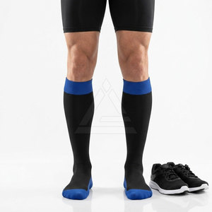 Chaussettes de cricket personnalisées, légères, respirantes, en tissu sportif, avec talon et bout renforcés, pour une performance athlétique optimale. - Product Image 2
