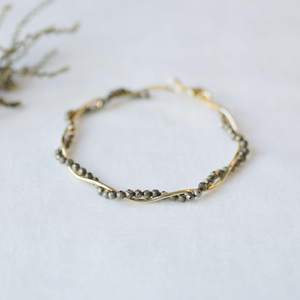 กำไลข้อมือไพไรต์ ลวดลายหยัก ประดับพลอยเหลี่ยมเพชรพลอย สำหรับสาวๆ ผู้หญิง ของขวัญสำหรับเธอ เงินแท้ 925 ชุบทอง 14k - Product Image 5