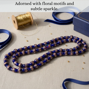 Perles en verre soufflé artisanal bleu foncé, brin de 8 pouces |   Décoration de gâteau de mariage avec accent en cuivre |   Formes Mixtes Multi-Tailles pour la Fabrication de Bijoux - Product Image 4