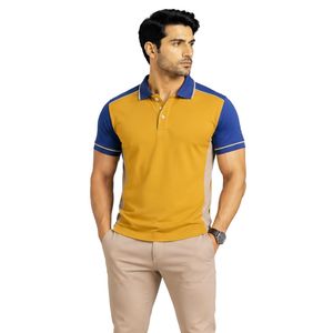 Polo homme jaune moutarde premium avec manches et empiècements d'épaule contrastants bleu roi, logo personnalisé, vêtements de sport, golf, décontracté - Product Image 1