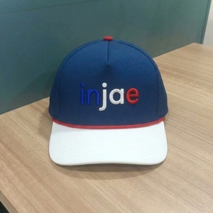 Gorra de Golf de 5 Paneles Personalizada OEM, Perforada con Corte Láser, Bordado 3D, Visera Precurvada, Estructurada, MOQ Bajo, ODM - Product Image 1