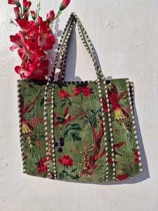 Sac fourre-tout de voyage et de shopping tendance, grand format, en velours matelassé style bohème, de haute qualité, imprimé et personnalisé avec fermeture éclair - Product Image 2
