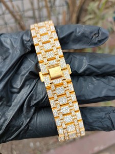 นาฬิกาข้อมือผู้ชายหรูหรา สีเหลืองทอง หน้าปัดสี่เหลี่ยม ควอตซ์ ประดับเพชร สายสแตนเลส สตีล แสดงผลแบบอนาล็อก ดีไซน์วินเทจ สปอร์ต - Product Image 5