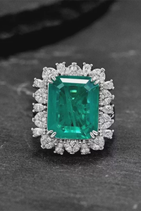 Anillo de Compromiso de Oro Blanco de 14K con Diamante Verde Esmeralda Creado en Laboratorio, Estilo Art Deco, 4Ct - Product Image 4
