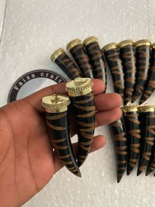 Proveedor Mayorista Líder en Ventas, Vende Colgantes de Joyería con Diseño Elegante en Forma de Cuerno, Hechos a Mano con Temática Animal, de la Más Alta Calidad - Product Image 5