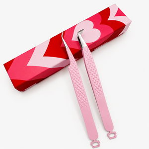 Ensemble de pinces à extensions de cils professionnelles HARRAR GROUP COMPANIES en acier inoxydable rose, pointes courbées de précision, poignées ergonomiques, 13 cm - Product Image 1