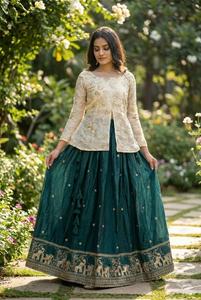 Conjunto de Lehenga Choli de Algodón Jaam Puro con Blusa de Bordado Pesado, Dupatta Vintage y Falda de 8 Metros para Festivales - Product Image 6