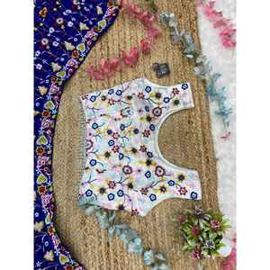 Lehenga choli ชุดราตรีทำงานปักด้ายหลากสีสวยงาม - Product Image 4