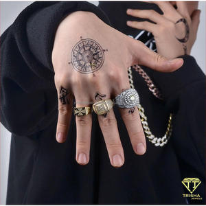 Bague en argent 925 de qualité supérieure avec diamant de laboratoire, couronne superposée audacieuse et détail central brillant pour la vente en gros de bijoux - Product Image 5