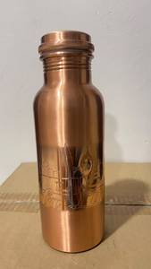 Crafted for luxury wholesale markets, our pure <b>copper</b> bottles combine traditional Ayurvedic wellness with elegant artisan design - Product Image 2