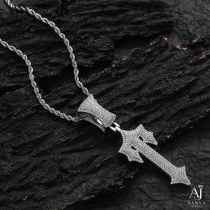 จี้รูปกางเขนประดับมอสซาไนต์เงินแท้จาก AARVA JEWELS สไตล์ฮิปฮอป เหมาะสำหรับทุกเพศทุกวัย สวมใส่ได้ทุกวัน ดีไซน์แบบ Claw Setting - Product Image 3