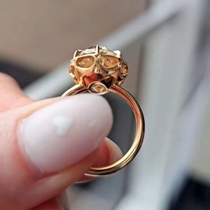 แหวนเพชรทรงรีดีไซน์มินิมอลทันสมัย ฝังเพชรแล็บโกรว์ ตัวเรือนทองคำขาว 14K พร้อมใบรับรอง IGI และความใส VVS+ สำหรับผู้ชาย - Product Image 5