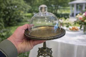 แท่นเสิร์ฟขนมหวานช็อกโกแลตตกแต่งพร้อมฝาแก้ว เหมาะสำหรับจัดแสดงขนมหวาน ตกแต่งบ้าน และงานเลี้ยงสังสรรค์ - Product Image 3