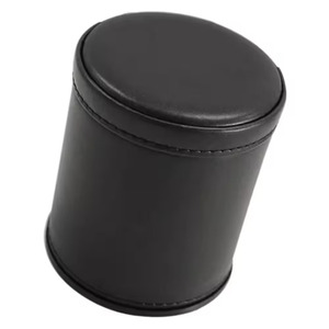 Gobelet à dés rond en cuir PU avec dés blancs, design minimaliste durable pour le rangement des dés, usage adulte - Product Image 1