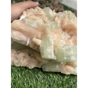 Apofilita Verde Natural con Stilbita Naranja, Cristal Curativo para Decoración de Interiores, Coleccionistas y Suministro para Exportación a Granel - Product Image 2