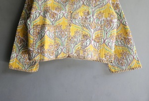 เสื้อแจ็คเก็ตผ้าควิลท์ลายดอกไม้สีเหลือง คอวี แขนสามส่วน ผ้าฝ้าย เสื้อคลุมฤดูใบไม้ผลิสำหรับผู้หญิง ของขวัญสำหรับเธอ - Product Image 3