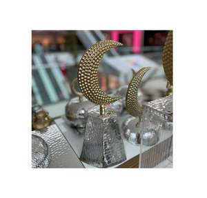 Les ornements RAMADAN KAREEM élèvent les décorations simples en transformant les configurations en des présentations raffinées et significatives. - Product Image 3