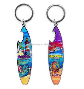 Porte-clés ouvre-bouteille en métal coloré avec design sur le thème de l'océan, souvenir touristique - Product Image 1