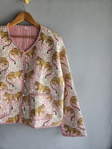 Cárdigan acolchado con estampado animal para mujer, cuello en V, manga larga, abrigo informal, bolsillos con parches, cierre de botones, para todas las estaciones, regalo para ella - Product Image 3