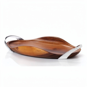 Bandeja Decorativa de Madera de Acacia para Cocina y Hogar, con Curvas Geométricas y Asas de Metal - Product Image 1