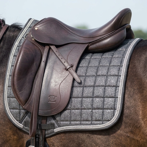 Tapis de selle personnalisé avec logo, paillettes scintillantes, gris foncé, matelassé carré, pour dressage, saut d'obstacles, confortable, durable, usage général - Product Image 5