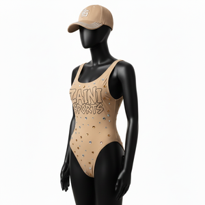 Traje de baño de una pieza para mujer, de nailon y spandex, color beige, ajustado, con logotipo de diamantes de imitación termotransferibles, personalizado para traje de baño. - Product Image 4