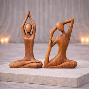 Escultura de madera de una dama haciendo yoga para decoración del hogar, regalo y accesorio para un estilo interior tranquilo. - Product Image 2