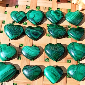 Cristal de Malaquita Natural Chakralume en Forma de Corazón, Pulido, Verde, con Bandas, Piedra Curativa para Reiki, Meditación, Decoración Energética, Venta al Por Mayor - Product Image 3