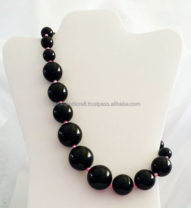 Meilleure vente Royal Artisans Style classique collier de perles en résine de toutes les couleurs coupe princesse motif de crochet romantique pour les anniversaires - Product Image 1