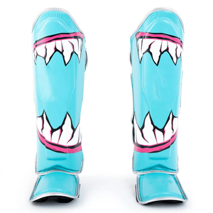 Protège-tibias de qualité supérieure à prix abordable, avec étiquette personnalisée, design tendance, en PU - Product Image 1