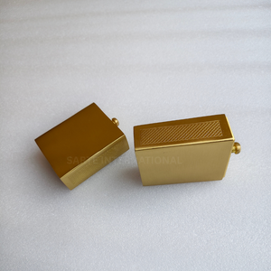Funda de Caja de Cerillas Moderna Personalizada de Latón Dorado, Funda de Cerillas de Metal de Lujo con Logotipo Grabado, Duradera, Resistente al Agua y Ecológica - Product Image 5