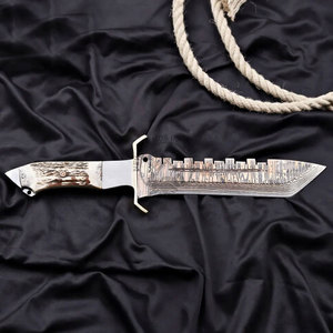 Cuchillo de caza artesanal de acero damasco y cobre San-Mai para exteriores con mango de asta de ciervo y guardacuchillo de acero, hoja fija de 8 pulgadas con punta caída - Product Image 5