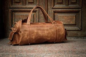 Sac de voyage en cuir véritable style rétro, sac de week-end grande capacité léger avec fermeture éclair, bagage cabine portable pour les voyageurs fréquents - Product Image 2