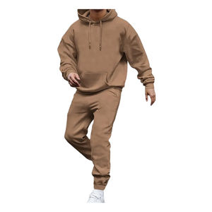 Conjunto deportivo acampanado y holgado con forro polar suave, cintura elástica y pantalones de pierna ancha para un estilo relajado pero cómodo. - Product Image 1