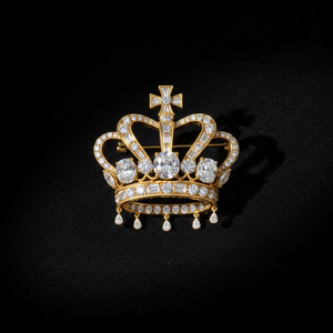 Broche de corona en tono dorado con pavé de cristales, de plata 925, pin de solapa, joya llamativa para traje, chaqueta o fiesta - Product Image 2