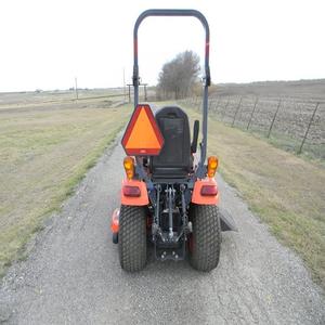 Tractor Agrícola BX2380 4X4 al por Mayor, Motor de Alta Eficiencia de 120HP y Caja de Cambios con Sistema de Bomba de Rodamientos - Product Image 4