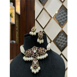 Elegante Juego de Collar Gargantilla de Moissanita Chapado en Oro de Latón Clásico de Calidad Premium para Mujer, Colección para Fiestas - Product Image 1